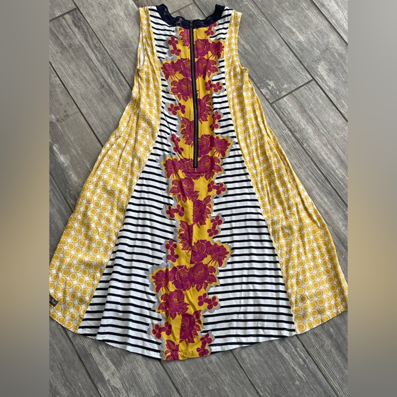 Adorable Matilda Jane dress with pockets! - Picture 2 of 4